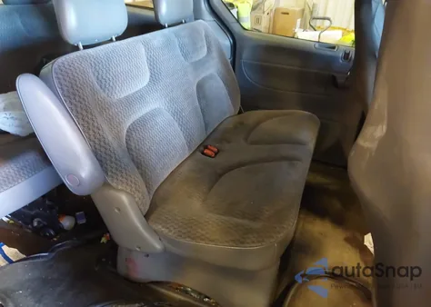 2000 Dodge Caravan from USA, damaged, VIN 2B4GP25G5YR774609